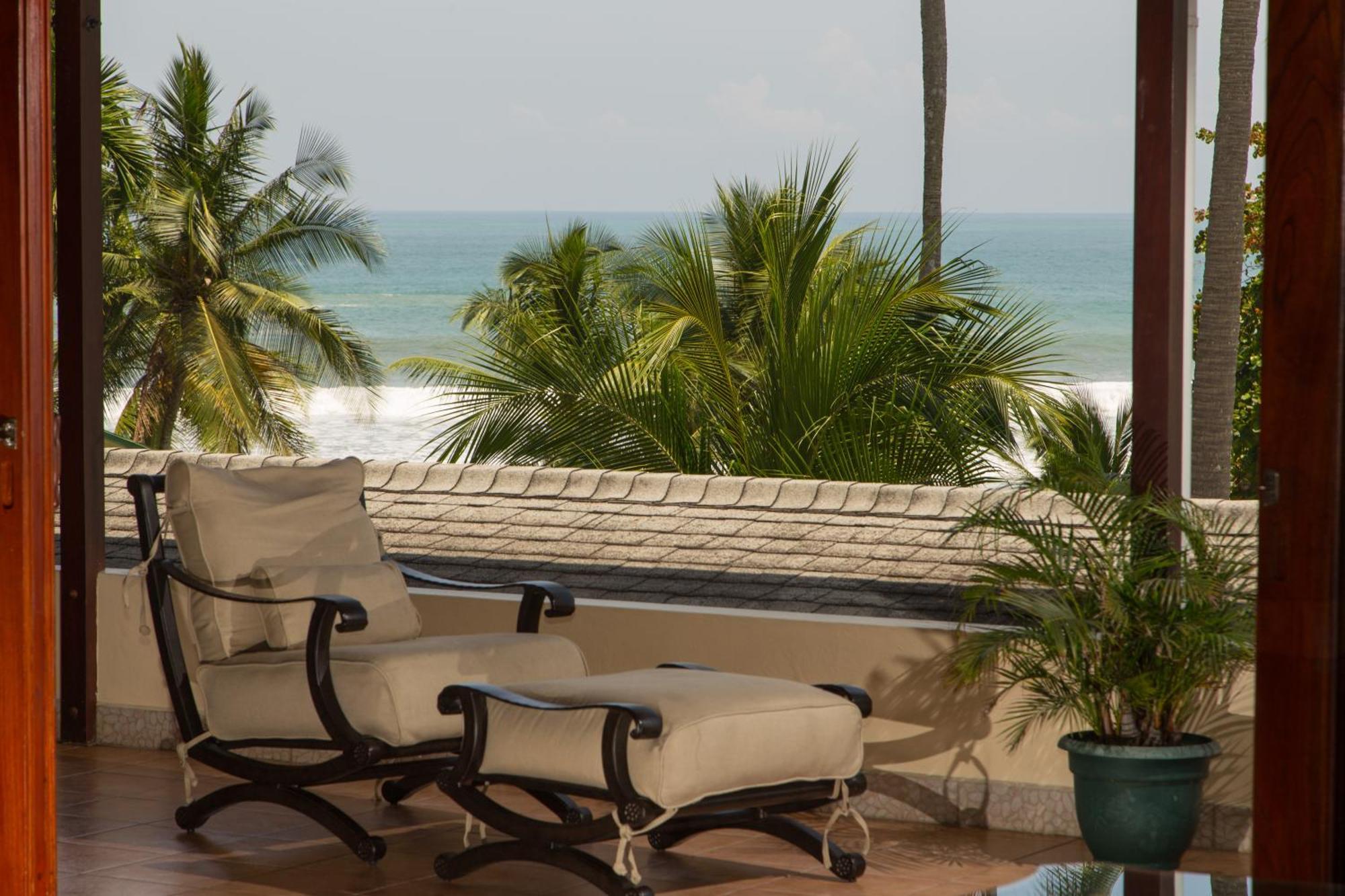 Club Del Mar Oceanfront Hotel Jacó Eksteriør billede