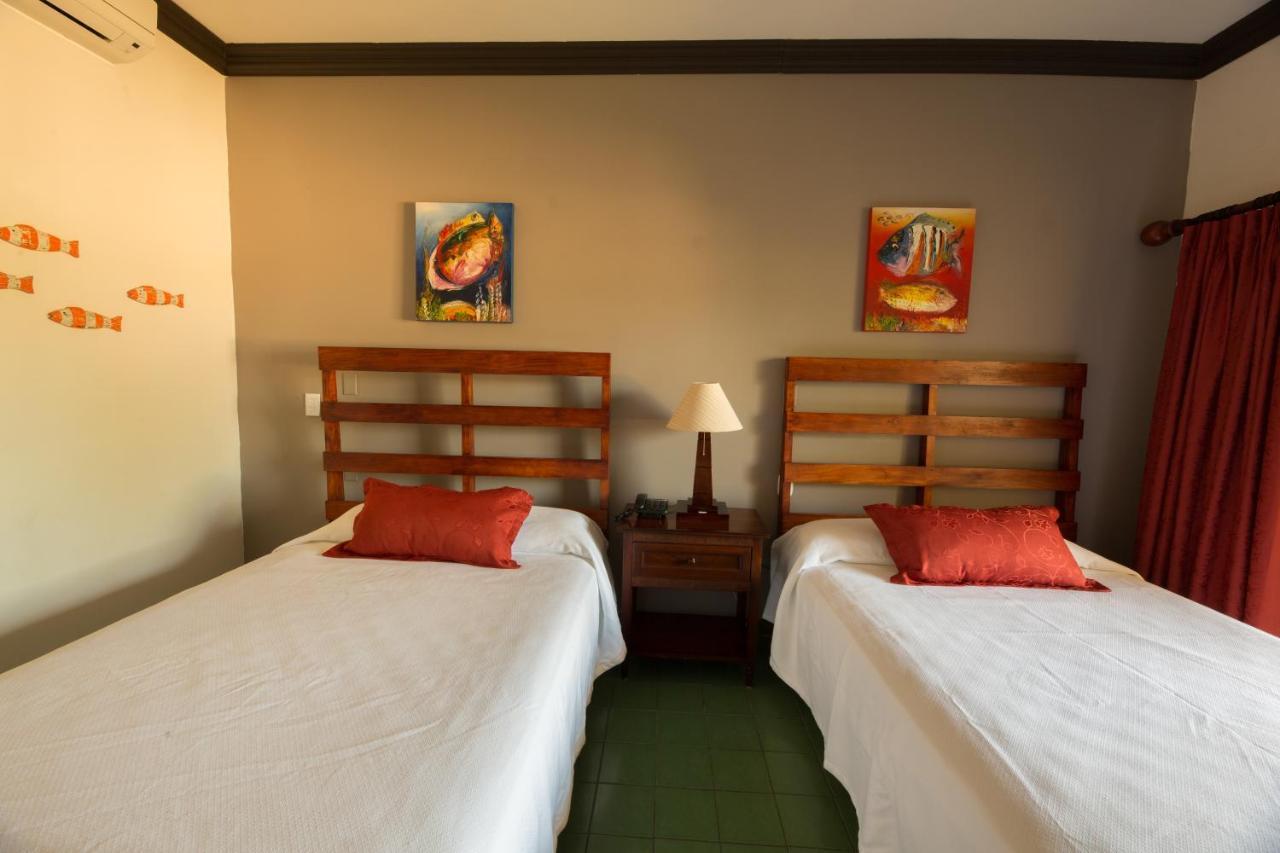 Club Del Mar Oceanfront Hotel Jacó Eksteriør billede