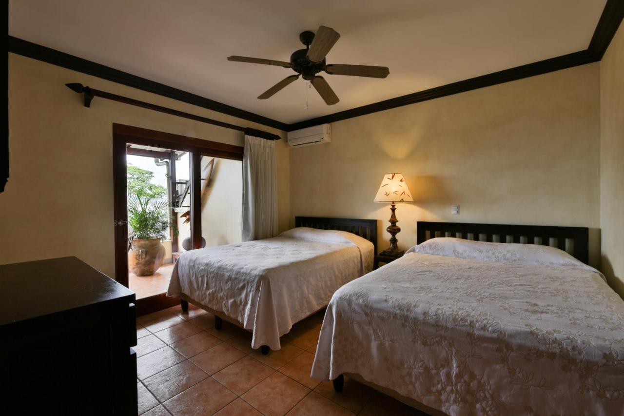 Club Del Mar Oceanfront Hotel Jacó Eksteriør billede